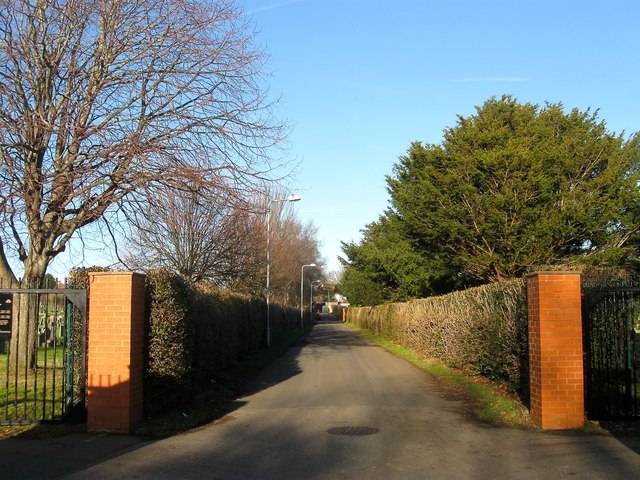 Footpath, Hove Cemetery