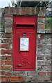 SE9947 : Elizabeth II postbox on Front Street, Lockington by JThomas