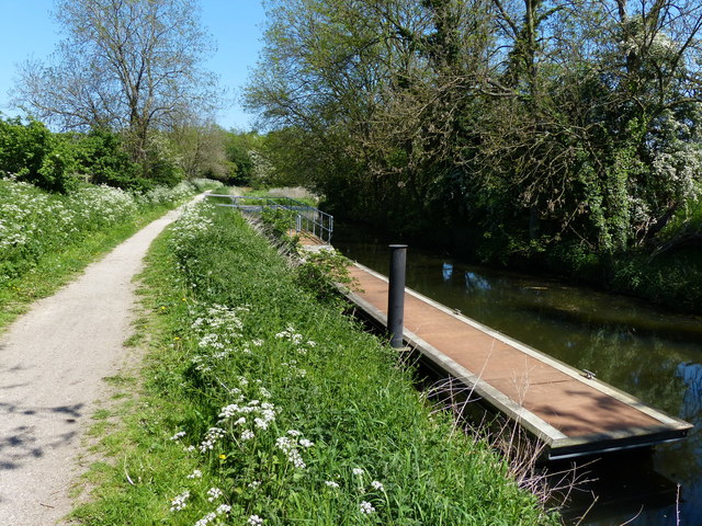 Pontoon along the Grantham Canal