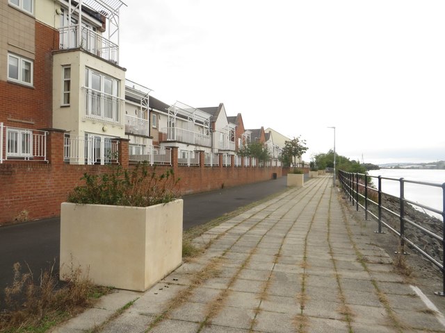 Path between houses and river, Dunston