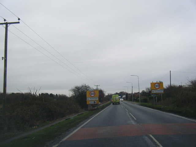 A1033 Hull Road at Keyingham village boundary