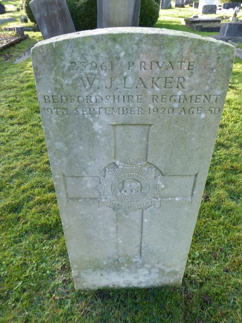 Caterham Cemetery:CWGC grave (v)
