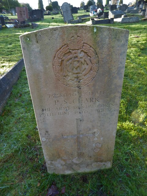 Caterham Cemetery: CWGC grave (xx)