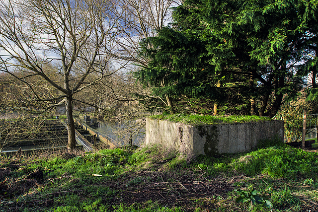 WWII Hampshire - Ringwood Stop Line, Avon Valley - Fordingbridge anti-tank island (11)
