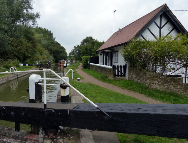 Cottage next to Dudswell Lock No 47