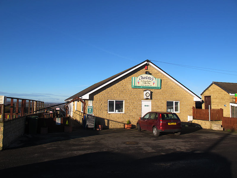 Charlotte's Ice Cream Parlour, Whitley... © Stephen Craven ccbysa/2.0