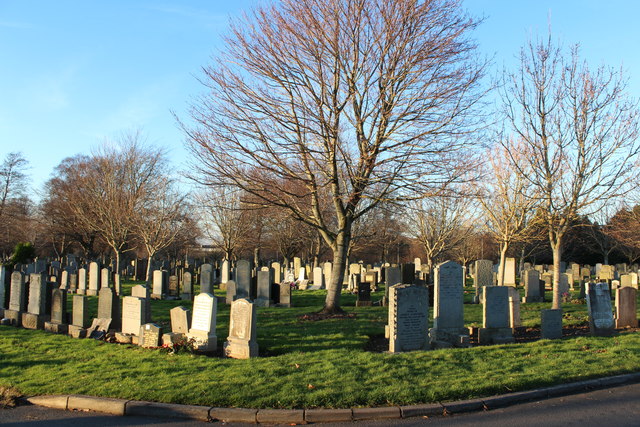 Cemetery, Ayr © Billy McCrorie cc-by-sa/2.0 :: Geograph Britain and Ireland