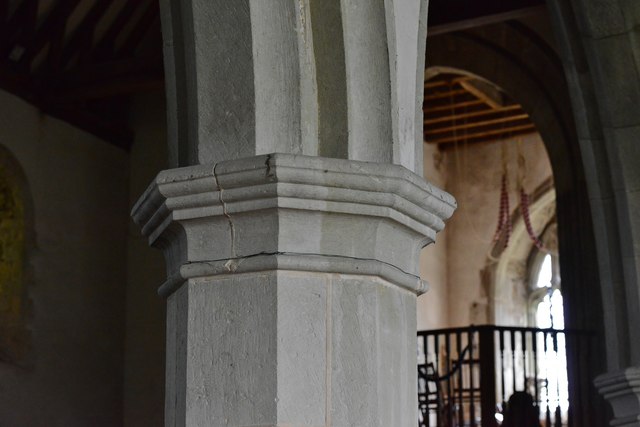 Westham, St. Mary's Church: Column detail
