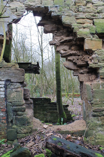 Derelict Building © Dave Pickersgill cc-by-sa/2.0 :: Geograph Britain ...