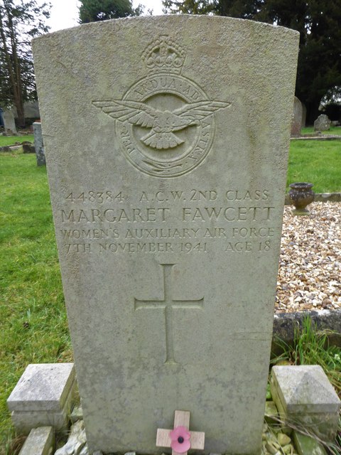 St Andrew, Meonstoke: CWGC Grave (b) © Basher Eyre :: Geograph Britain ...