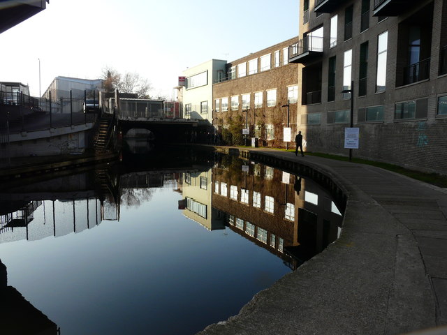 Regents Canal, ESE of Camden Road bridge