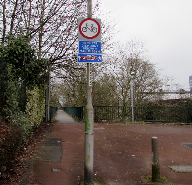 Cyclists dismount sign facing Mill Street, Newport
