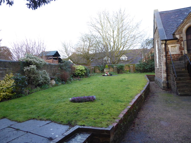 Holy Trinity, Bramley: churchyard (2)