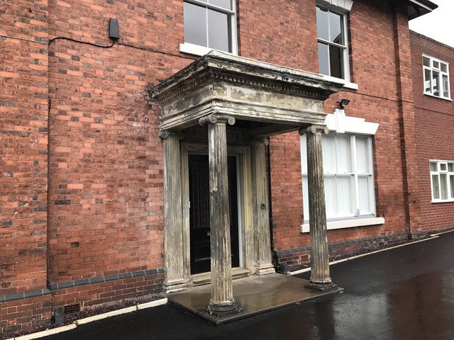 Newcastle-under-Lyme: porch on side of 3 King Street
