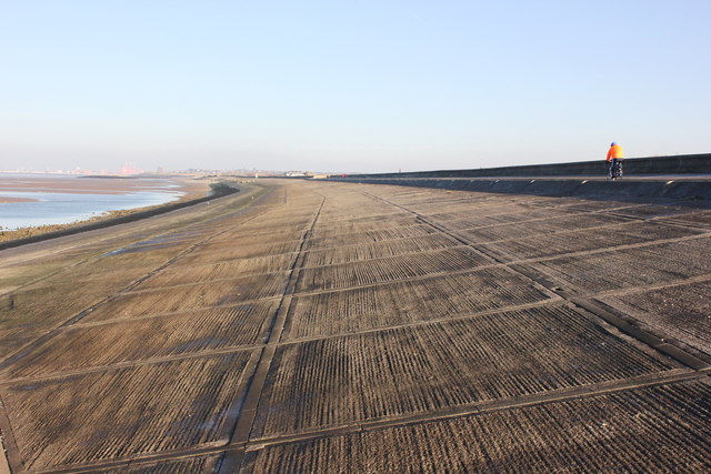 The Wallasey Embankment at Leasowe © Jeff Buck :: Geograph Britain and ...