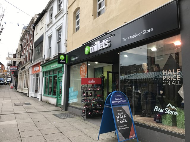 Newcastle-under-Lyme: High Street shops