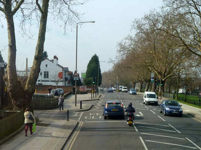 Shooters Hill Road, A207 © Robin Webster cc-by-sa/2.0 :: Geograph ...