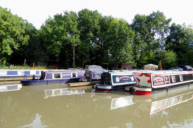 Canal marina south of Stoke Golding, Leicestershire