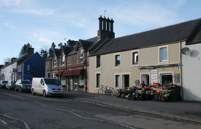 Fruit and vegetable shop, Auchterarder © Richard Sutcliffe :: Geograph ...