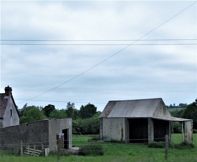 Disused farmstead outbuildings east of Middletown