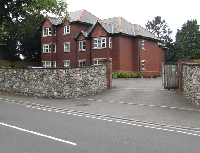 Warning Moving Gate Millbrook Road C Jaggery Cc By Sa 2 0 Geograph Britain And Ireland