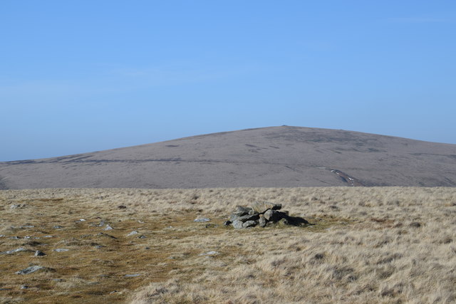 Small cairn above Rae Crags