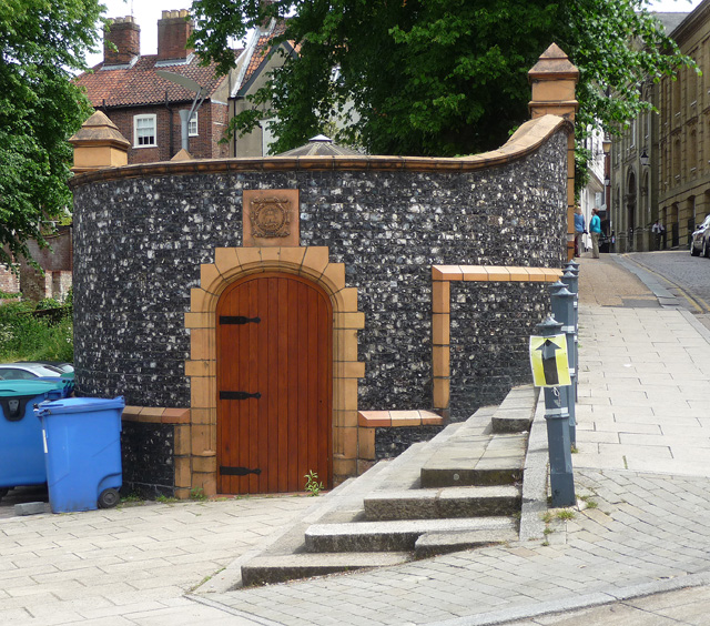 Public toilets, St Andrew's Plain,... © Stephen Richards :: Geograph ...