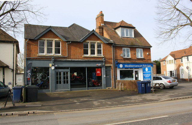 Shops at junction of Abingdon Road and Lincoln Road