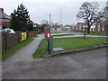 Elizabeth II postbox on The Long Shoot, Nuneaton