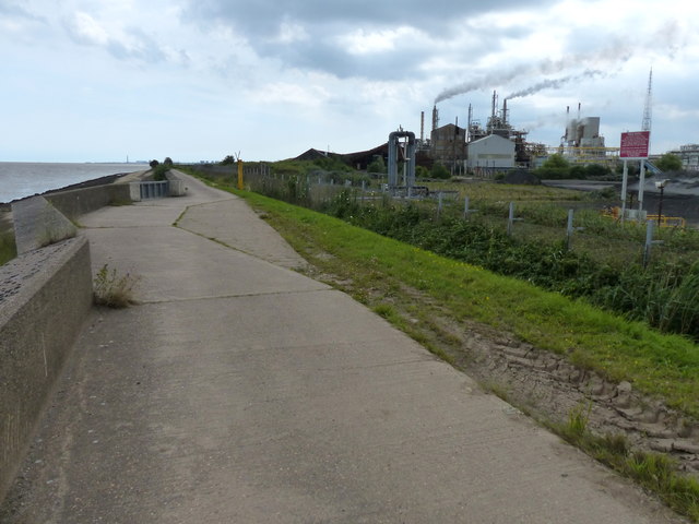Sea defences along the Humber estuary