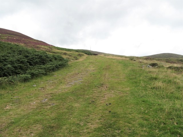 View NNE up the steepening Anaverna... © Eric Jones cc-by-sa/2.0 ...