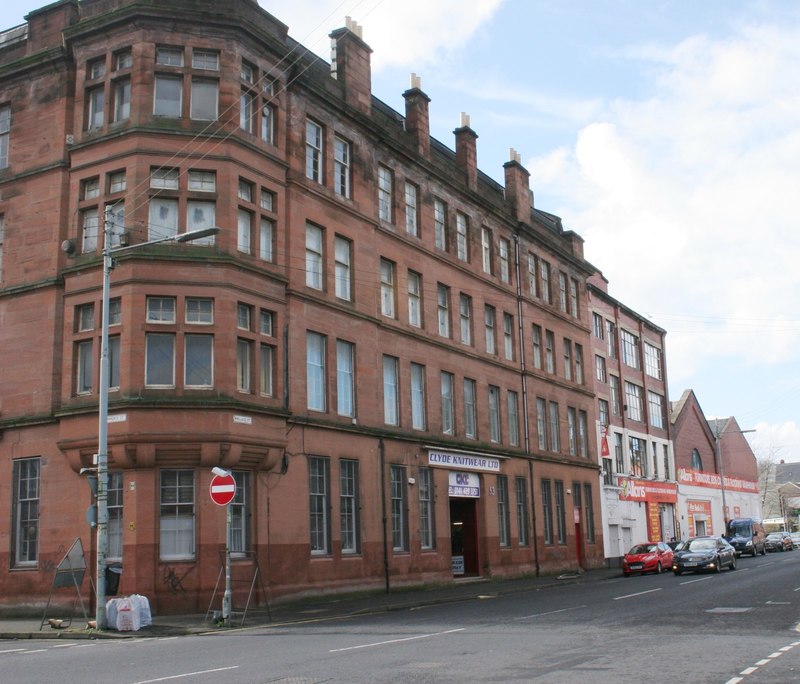 Wallace Street © Richard Sutcliffe cc-by-sa/2.0 :: Geograph Britain and ...