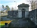 NS3975 : Dumbarton Prison: entrance portico by Lairich Rig