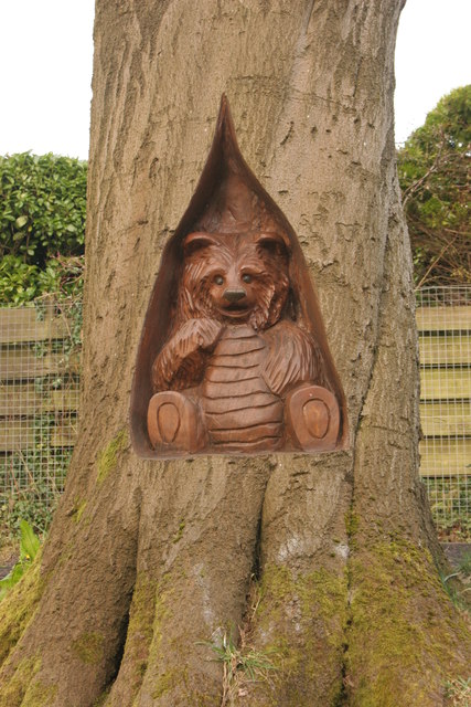Carved bear, Bishopbriggs Public Park