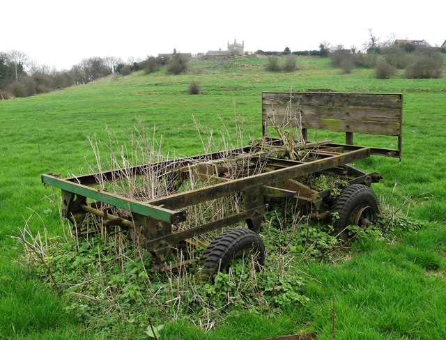 Abandoned farm trailer below Alkborough