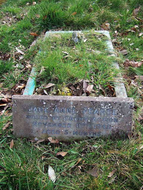 A wartime tragedy, and the death of baby Jane - a Bournemouth (East) Cemetery grave (1)