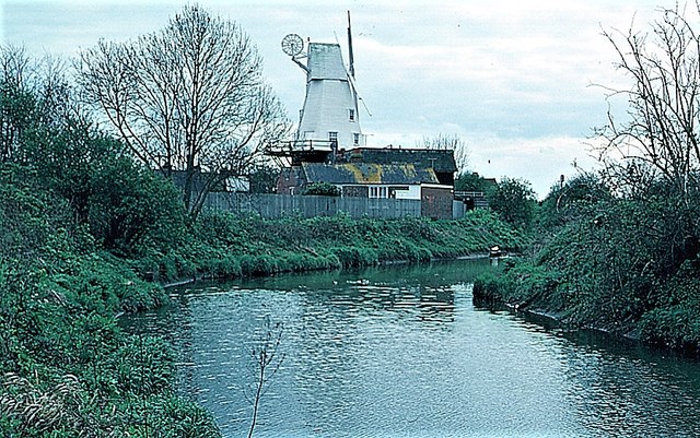 The river Tillingham with windmill at Rye