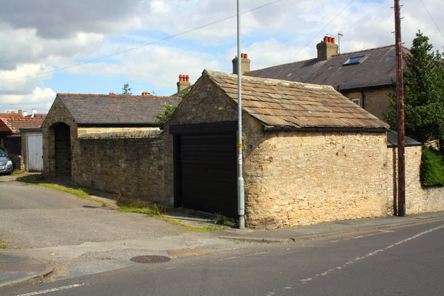 Garage on lane from Beechfield Road