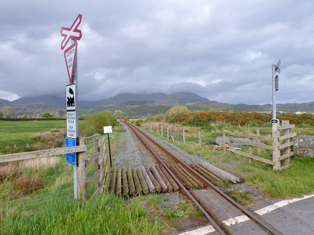 Welsh Highland Railway north of level... © Robin Webster :: Geograph ...