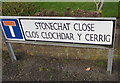 Bilingual name sign Stonechat Close/Clos Clochdar y Cerrig, Porthcawl