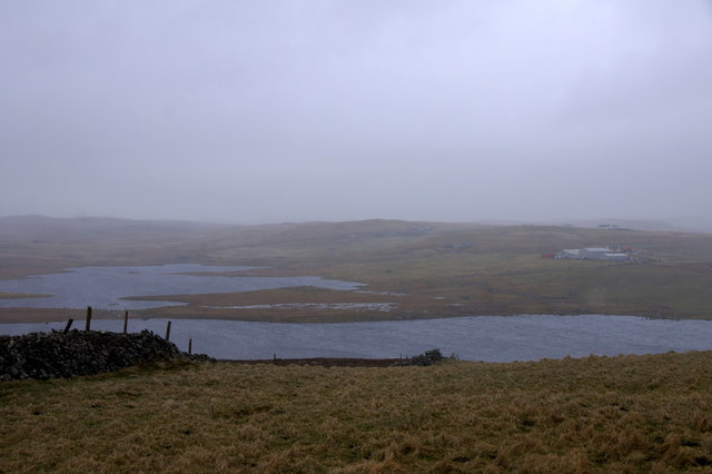 Loch of Kirkigarth, Walls