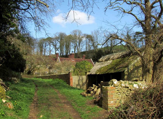 Footpath past Mappercombe Manor