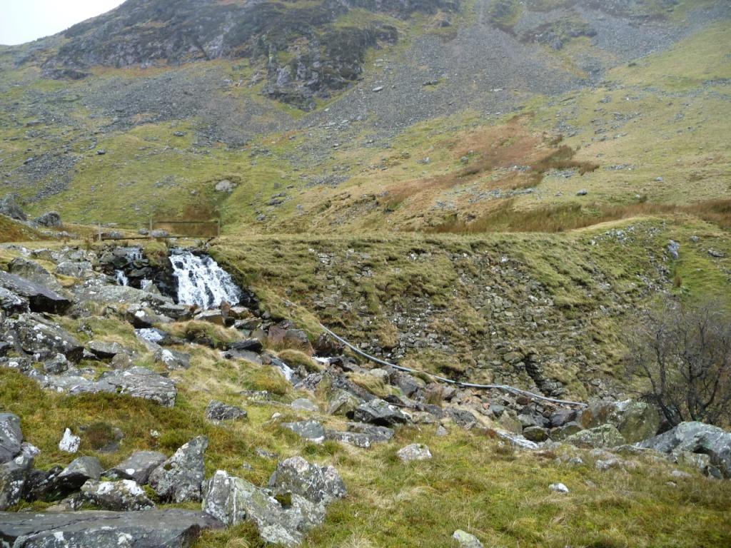 Reservoir dam, Scope Beck, from the east © Christine Johnstone ...