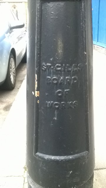 St Giles Board of Works lamp-post, Torrington Square: detail
