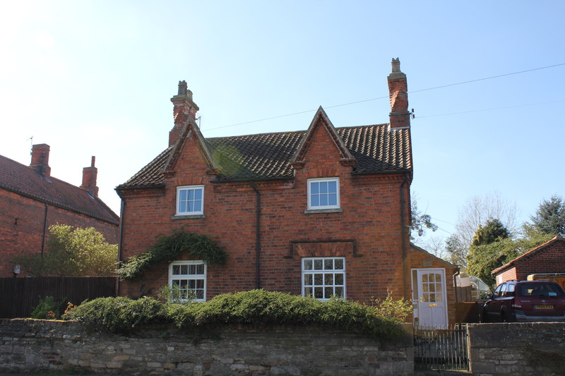 4 High Road, Manthorpe © Jo Turner cc-by-sa/2.0 :: Geograph Britain and ...