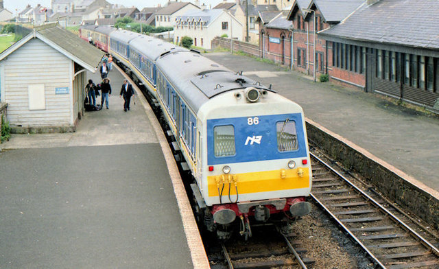 Train, Castlerock (July 1992)