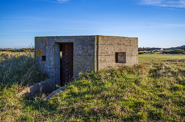 WWII Hampshire: Hayling Island - Sinah Common pillbox no. 5 (33)