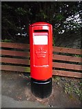 NS5572 : Postbox, Hillneuk Drive by Richard Sutcliffe