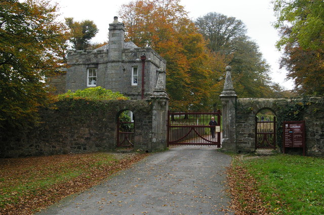 Lanhydrock: lodge and entrance gate at east end of park