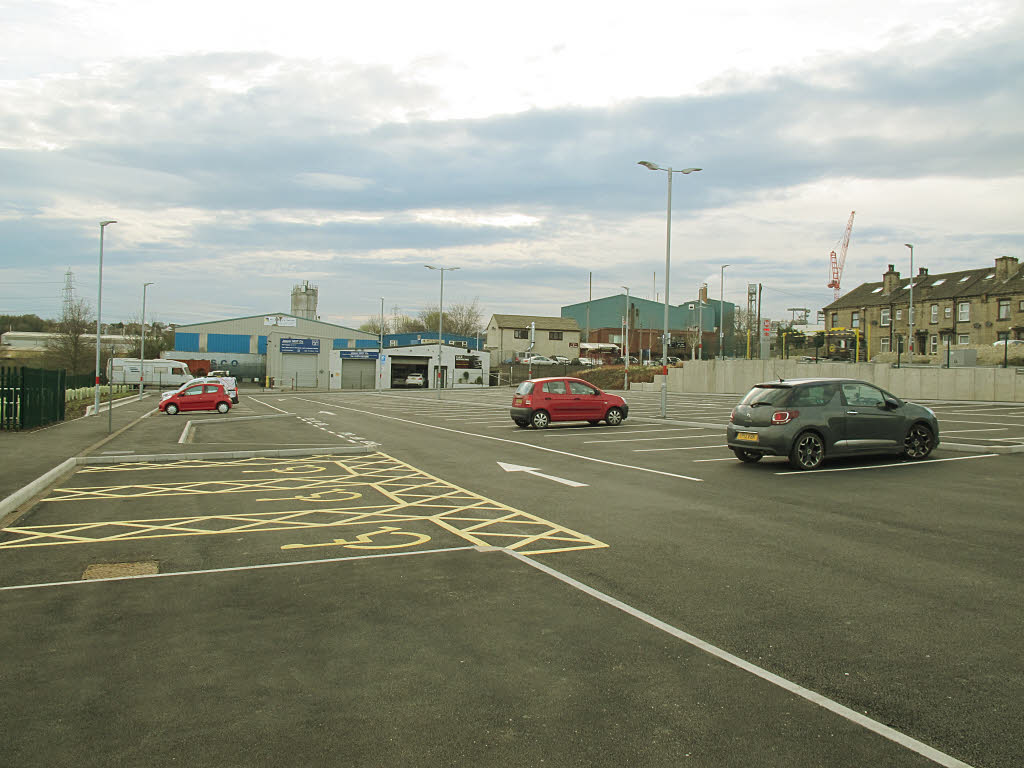 Low Moor station car park © Stephen Craven ccbysa/2.0 Geograph